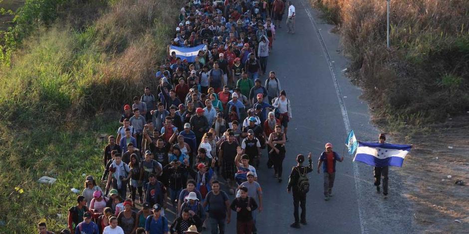 Migrantes avanzan por Chiapas, tras cruzar el Río Suchiate, en enero pasado.