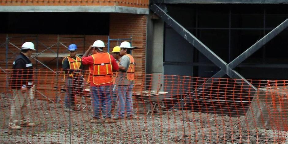 La construcción cayó 17.6 por ciento en 2020.BBVA México prevé crecimiento de 2.7% este año 