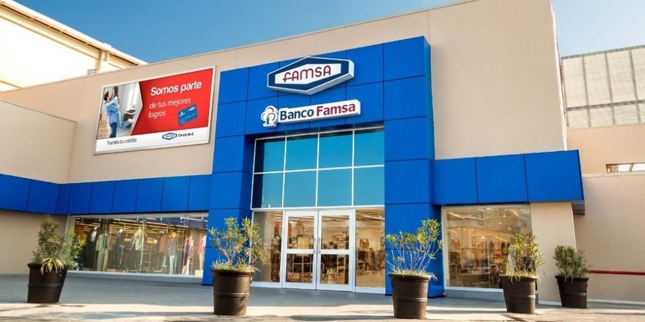 Famsa opera 379 tiendas minoristas en México, una cadena de bancos que ofrece créditos y tiendas en Texas e Illinois