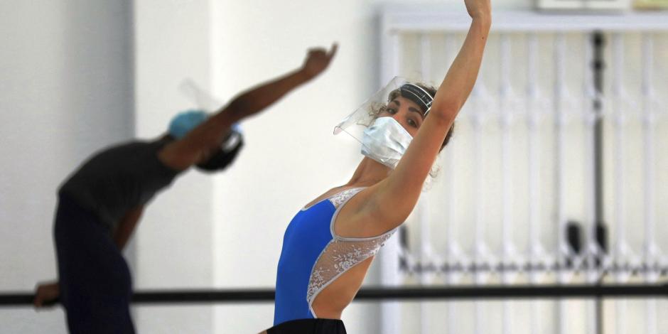 Una bailarina de la Compañía de Ballet de Ciudad del Cabo, durante un ensayo.