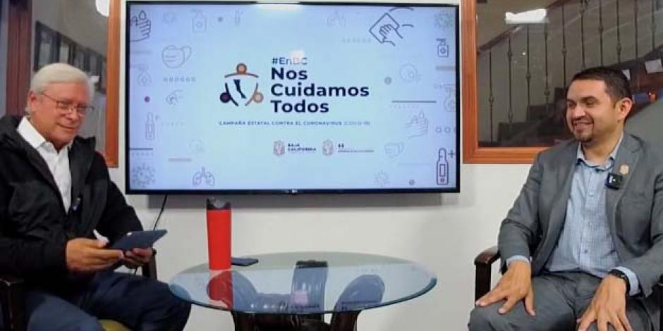 El gobernador de BC, Jaime Bonilla (izq.) y el secretario de Salud local, Alonso Pérez, presentan actualización de cifras.