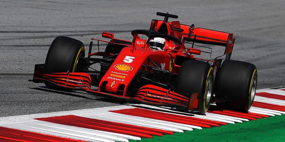 Sebastián Vettel en una carrera con Ferrari.