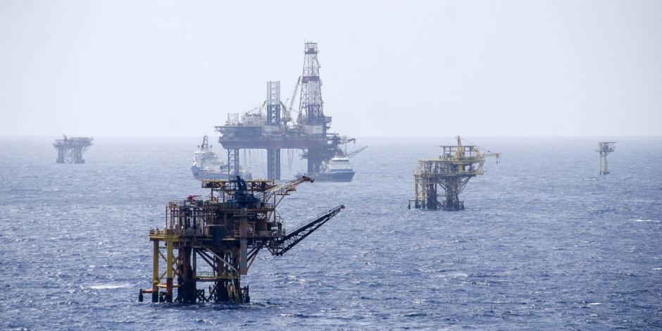 Plataformas de exploración y producción de Petroleos Mexicanos (Pemex) en la Sonda de Campeche, en el Golfo de México