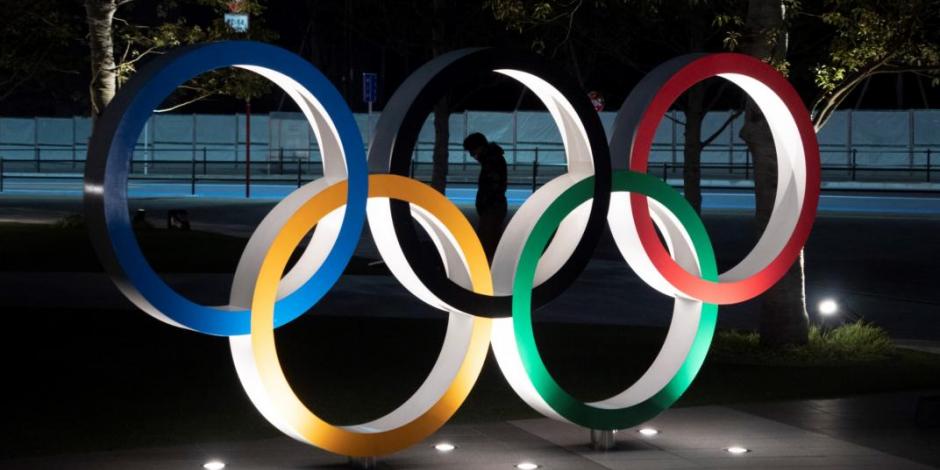 Los aros olímpicos en la sede de la próxima justa veraniega.