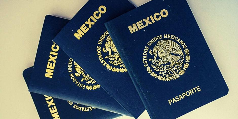 En la imagen, pasaportes mexicanos.