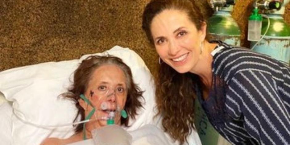 Cecilia Romo y su hija, en el hospital.