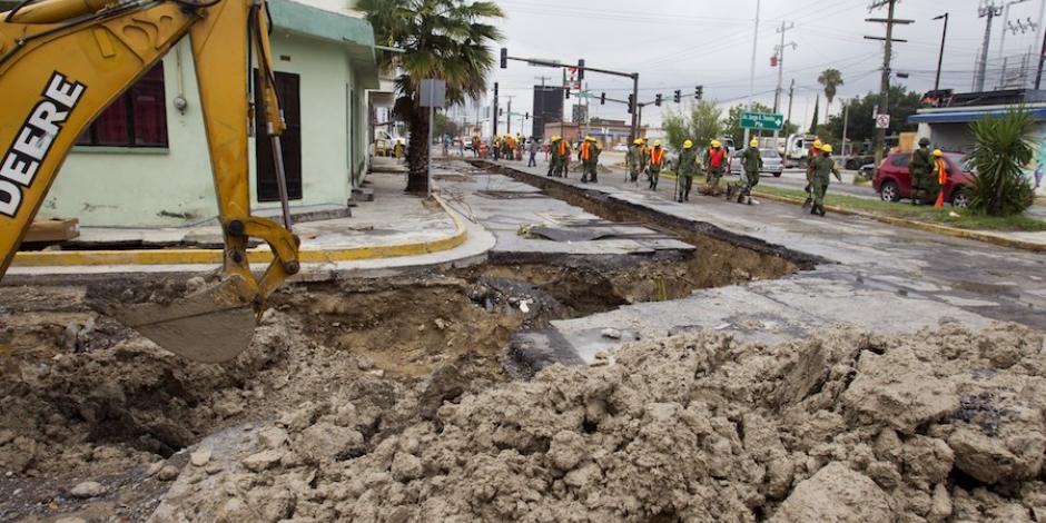 Tareas de limpieza en el municipio de San Nicolás de los Garza, en Nuevo León, por parte de elementos del Ejército, que aplican el plan DN-III-E, el 29 de julio.