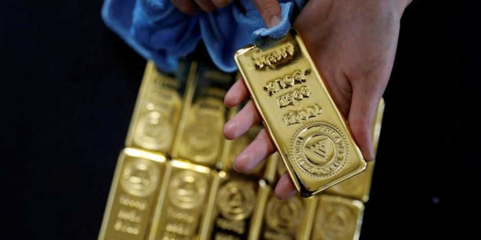 Los futuros del oro en Estados Unidos mejoraban 1.8 por ciento, a 2,056.30 dólares.
