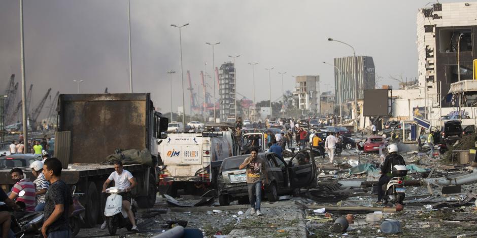 Personas evacuadas heridas después de una explosión masiva en Beirut, Líbano, el 4 de agosto de 2020.