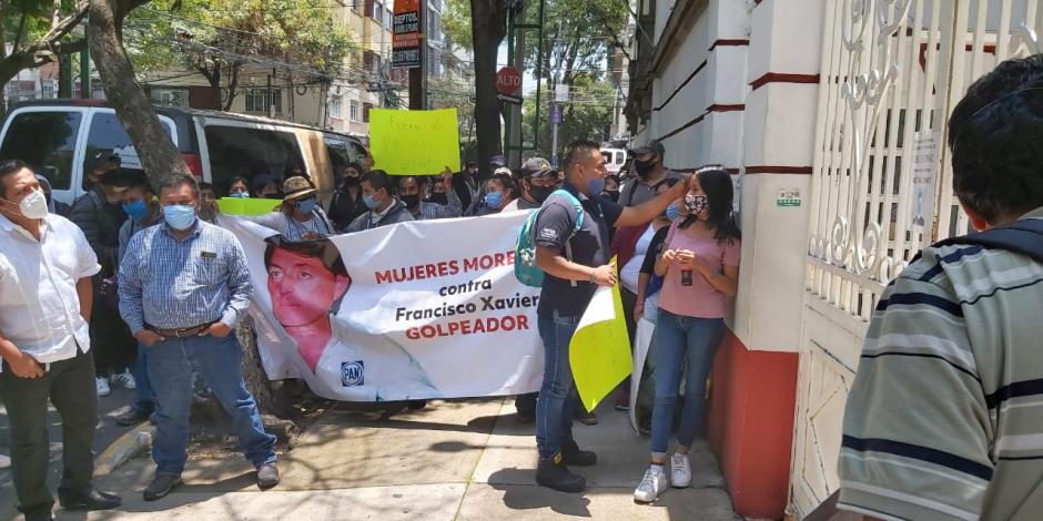 Morenistas rechazan candidatura de Francisco Xavier Berganza a alcaldía de Pachuca, el 5 de agosto de 2020.