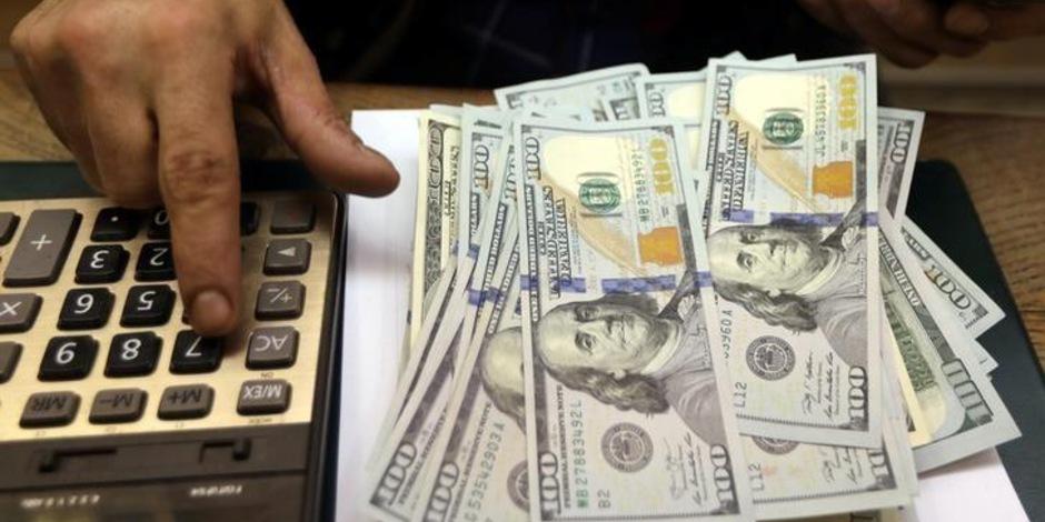 El dólar se vende hoy en 19.8249 pesos en una sesión de poca actividad por el ferio en EU con motivo de su independencia