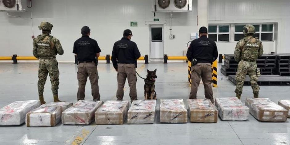 Autoridades presentan los paquetes de droga en puerto de Manzanillo