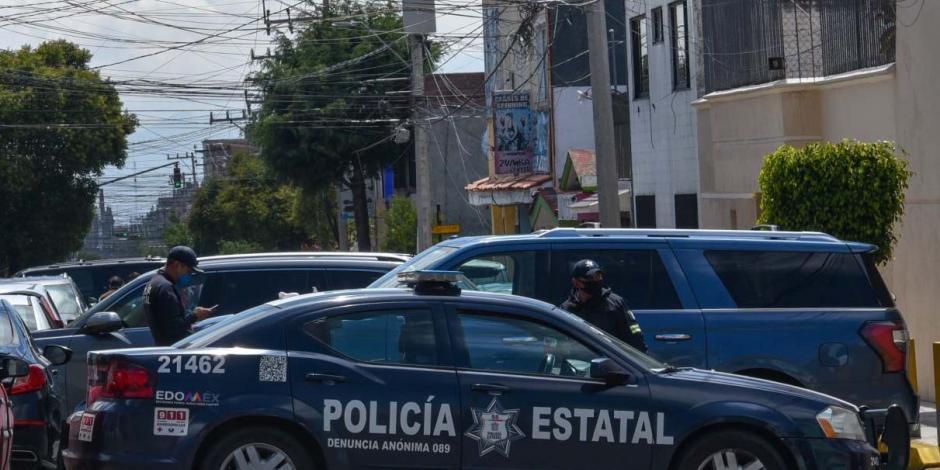 Autoridades implementan operativo tras el homicidio del notario Luis Miranda, en Toluca, Estado de México.