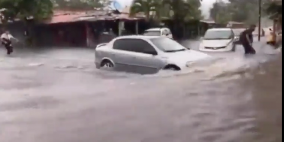 Inundaciones en Zihuatanejo