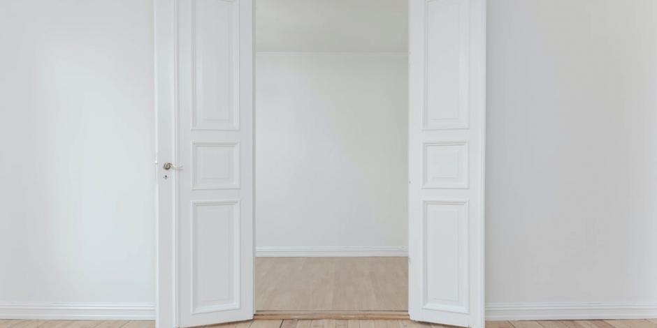 Philipp Berndt, Door in a White Room.