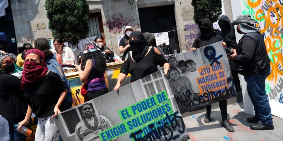El viernes 4 de septiembre, manifestantes tomaron las instalaciones de la Comisión Nacional de Derechos Humanos.