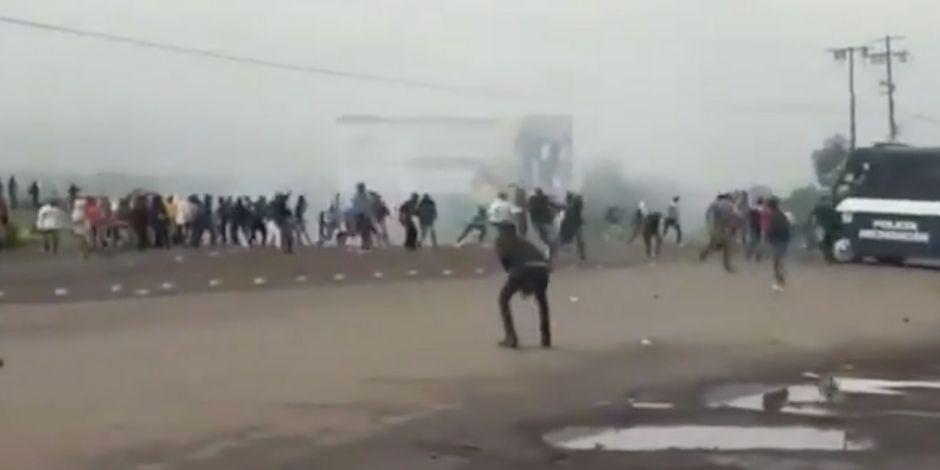 Enfrentamiento entre normalistas y policías en Michoacán, el 11 de septiembre