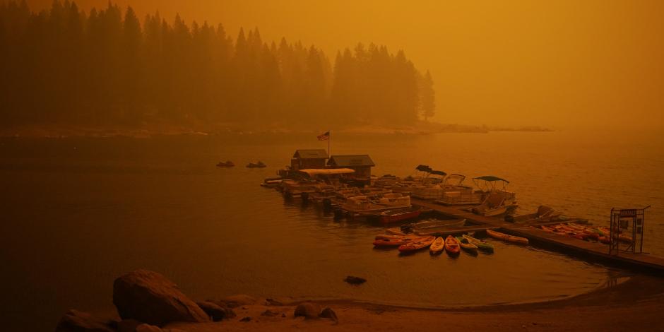 Humo de un incendio forestal, en Shaver Lake, el 6 de septiembre.