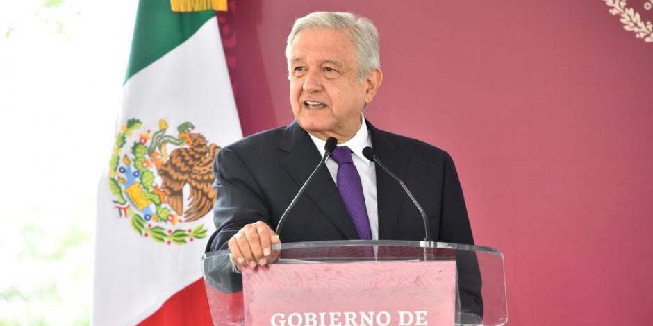 El presidente durante su visita a la alcaldía Álvaro Obregón.