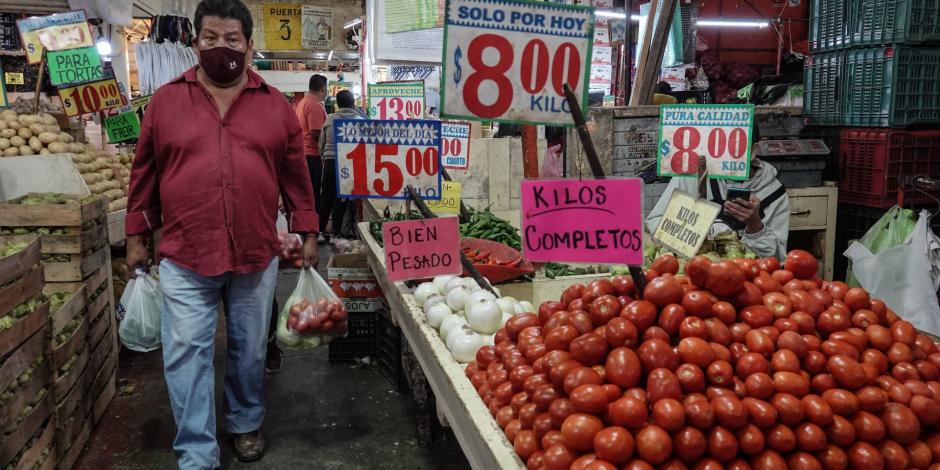 Cliente en un mercado de la Ciudad de México.