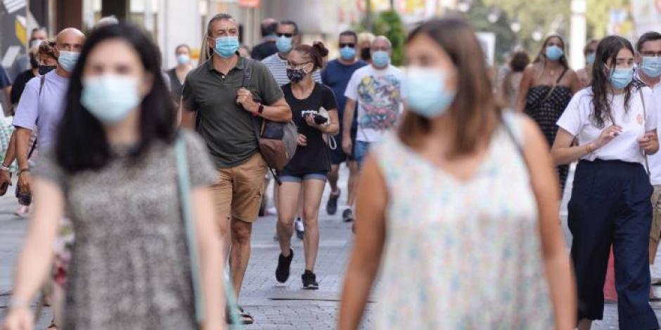 Autoridades de Nuevo León reducen aforos ante aumento de contagios por COVID-19.