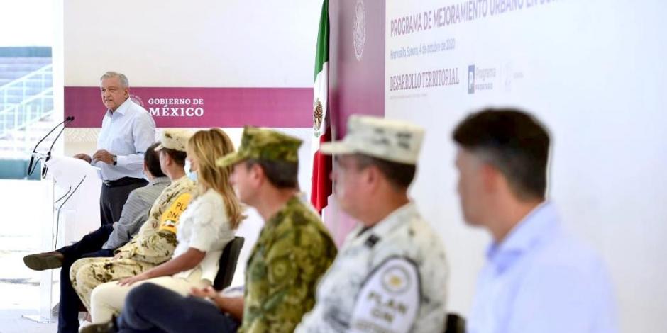 Al concluir su gira por Sonora, el presidente dijo que lo acompañan los secretarios de la Defensa, la Marina, el comandante de la Guardia Nacional y el secretario de Seguridad Pública para dar mensaje a la delincuencia.