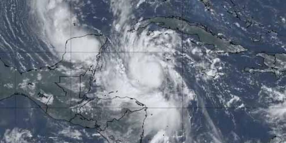 El huracán Delta acecha las costas de la Península de Yucatán.