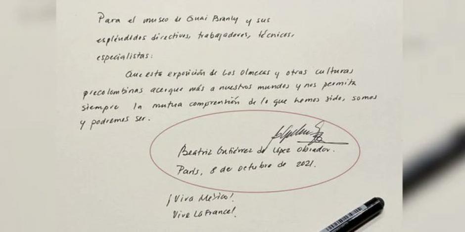 Nota con la firma de la esposa del Presidente de México.