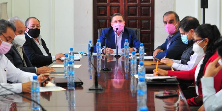 El gobernador José Rosas Aispuro Torres en reunión con el Consejo General de Seguridad en Salud