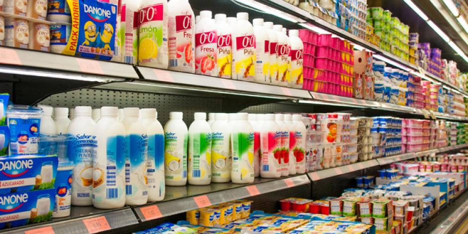 Diversos productos denominados como “queso” y “yogur natural” no cumplen con lo establecido en las NOMs, informó la Secretaría de Economía,