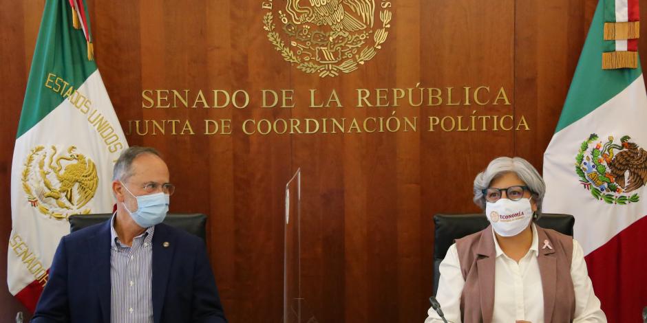 Graciela Márquez, titular de Economía, y Gustavo Madero, presidente de la Comisión de Economía en el Seando