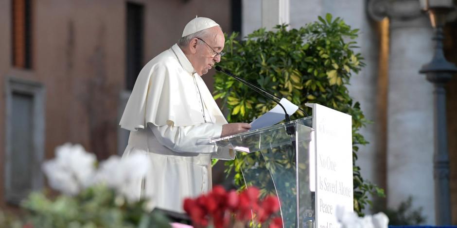 El Papa Francisco se pronuncia públicamente acerca de la unión entre personas homosexuales.