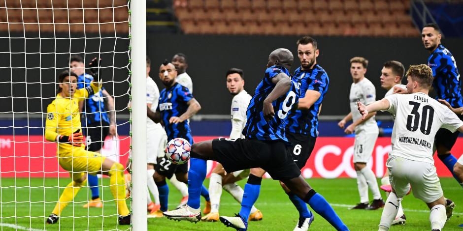 El Inter de Milán rescató un agónico empate ante el Borussia Mönchengladbach en el debut de ambos en la Champions League.