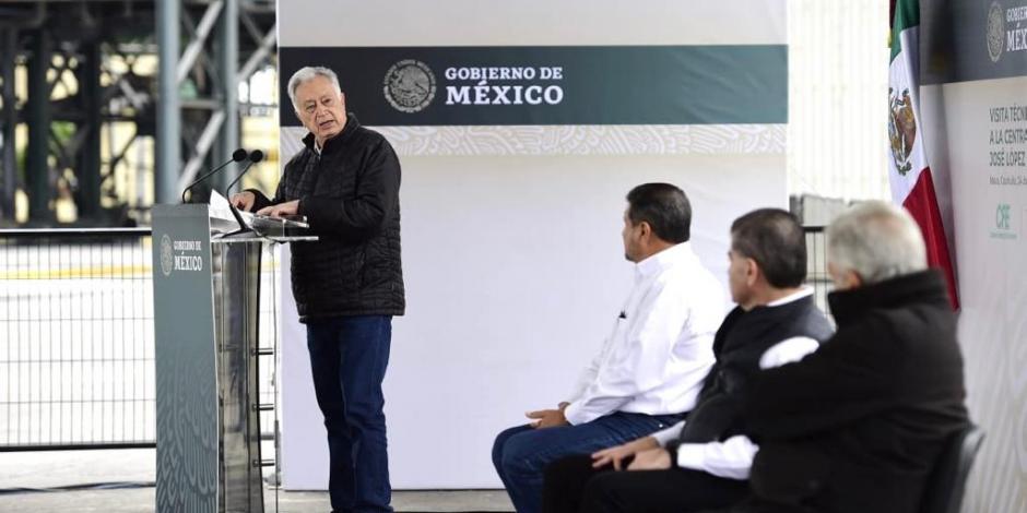 El director de CFE, Manuel Bartlett Díaz, en Coahuila