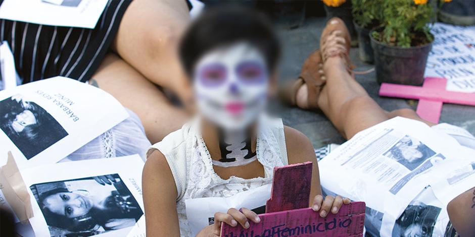 Una menor protesta por mujeres asesinadas y desaparecidas del país, ayer, en CDMX.