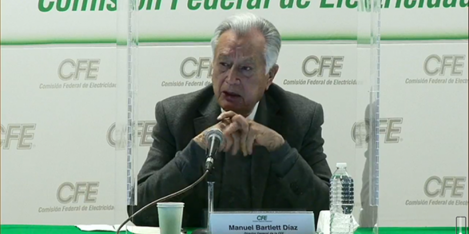 Manuel Bartlett, director general de la CFE, en conferencia de prensa.