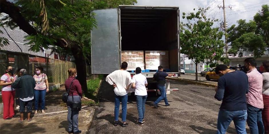 Empresas donaron productos para asistir a damnificados de Tabasco y Chiapas.