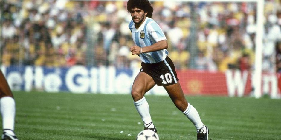Diego Armando Maradona en un partido con la Selección de Argentina.