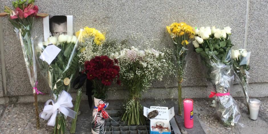 Homenaje floral a Baptiste Jacques Daniel Lormand, en la embajada de Francia en México