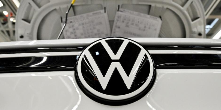 ,Volkswagen de México anunció el freno en la producción de algunos modelos por la escasez de gas en México.
