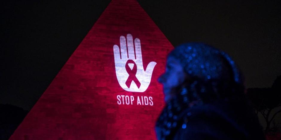 Un listón rojo es el signo de lucha contra el sida.