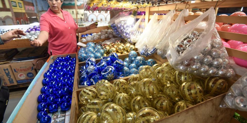 Tlalpujahua es un municipio que se caracteriza por la elaboración de esferas de vidrio artesanales de gran colorido.