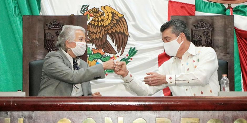 La titular de Segob y el gobernador de Chiapas, ayer.