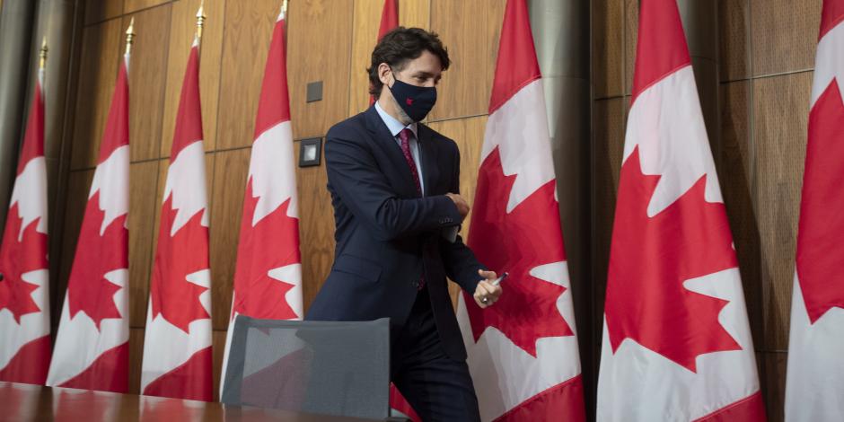 El primer ministro canadiense Justin Trudeau al terminar una conferencia de prensa en Ottawa, Canadá, el 7 de diciembre de 2020.
