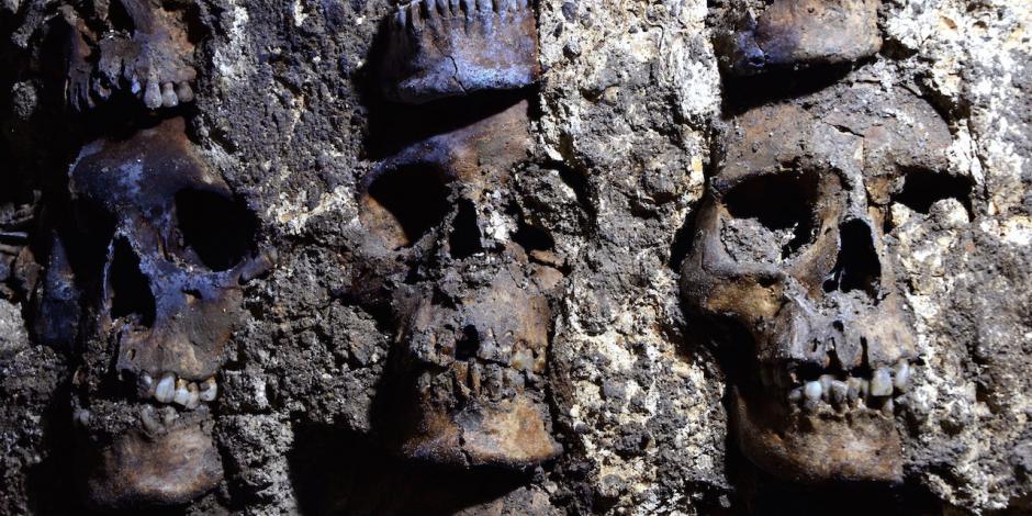 Cráneos humanos que forman parte del Huei Tzompantli