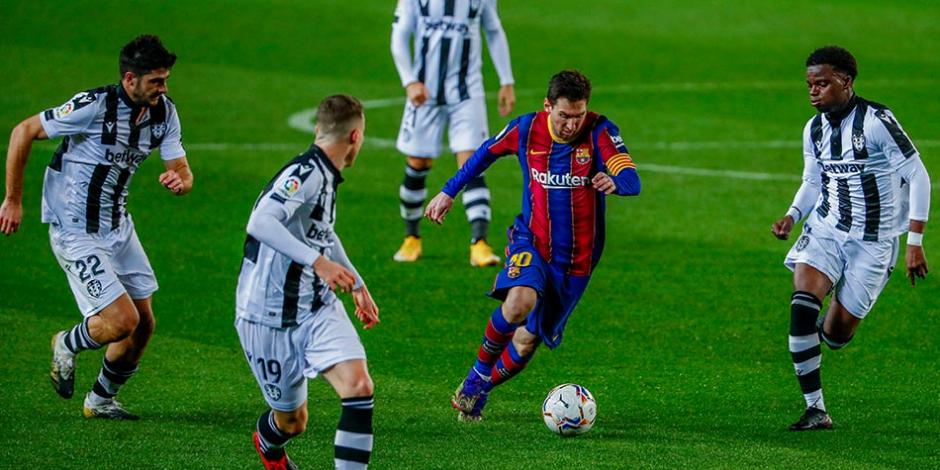Lionel Messi en un acción con el Barcelona.