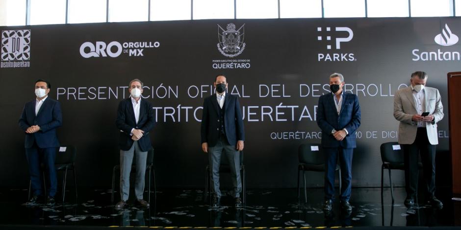 El gobernador de Querétaro, Francisco Domínguez, acompañado del alcalde de Querétaro, Luis Nava.