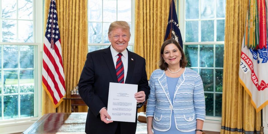La embajadora Martha Bárcena, al presentar sus cartas credenciales al presidente de Estados Unidos, Donald Trump, el 15 de enero de 2019.