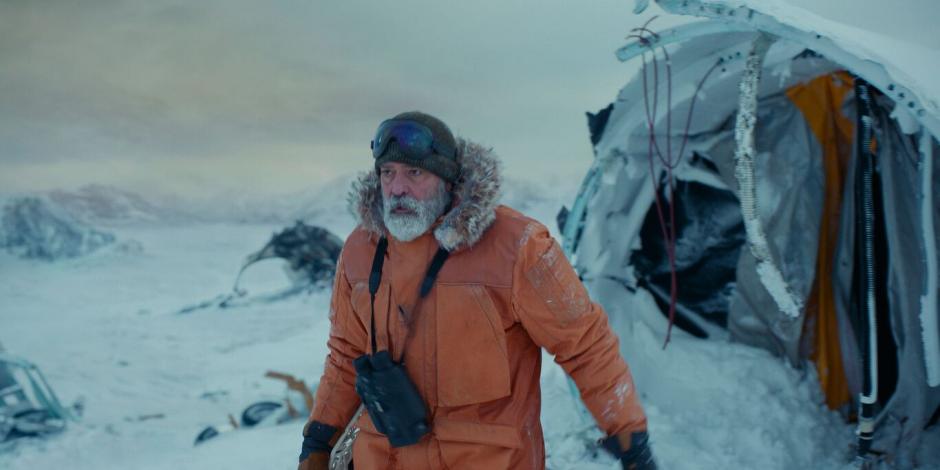 El actor George Clooney, en un fotograma de “Cielo de medianoche”, cinta que también dirige.