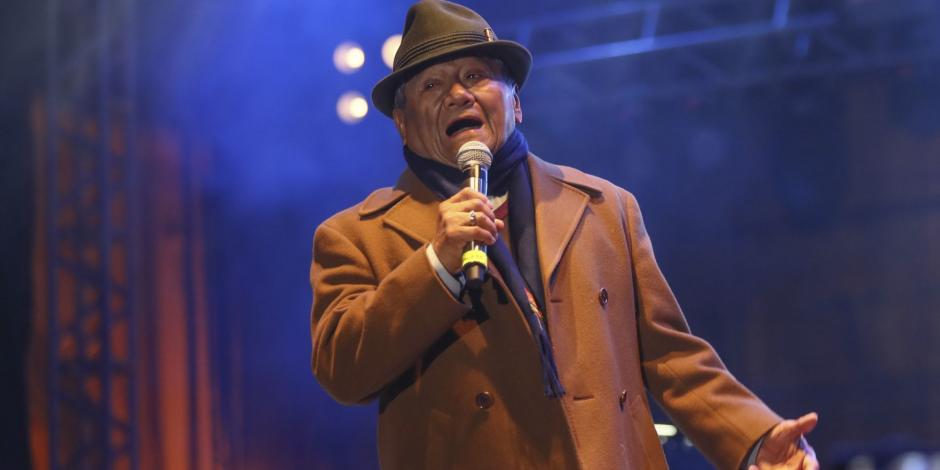 El compositor y cantante Armando Manzanero, durante su participación en el octavo día de actividades del tercer Festival Alfonso Ortiz Tirado, en 2017.